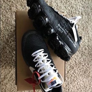 OFF-WHITE x Air VaporMax